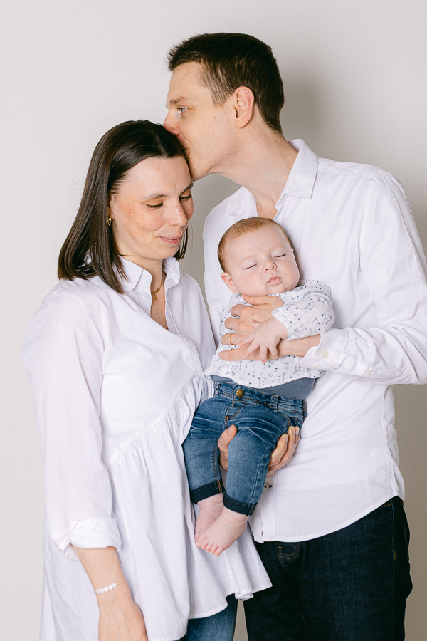 Séance photo famille avec bébé – portrait doux et authentique